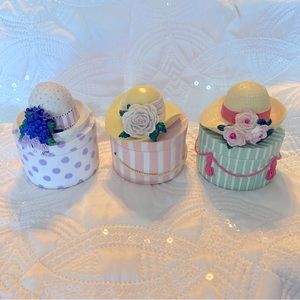 “Hat Box” Trinket Boxes by Twos Company. Set of 3